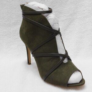 W521 journee collection olive women's samara cutout bootie size 11